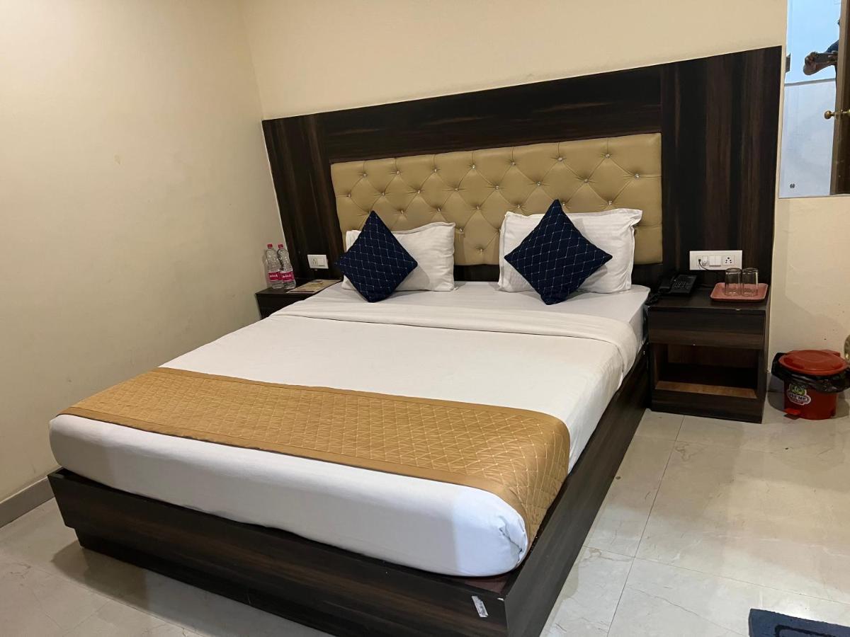 Hotel Ivy Plaza Luxury New Delhi Eksteriør billede