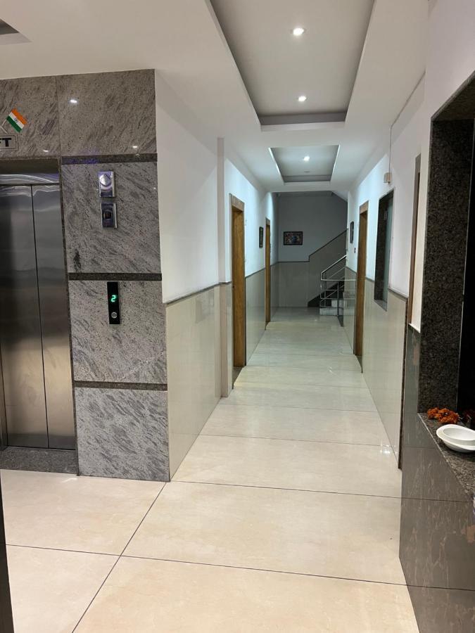 Hotel Ivy Plaza Luxury New Delhi Eksteriør billede