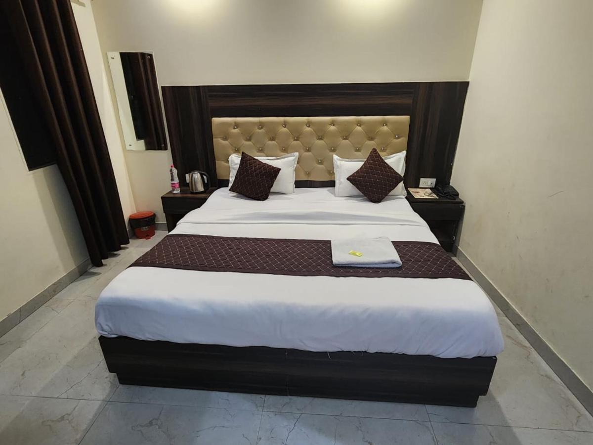 Hotel Ivy Plaza Luxury New Delhi Eksteriør billede