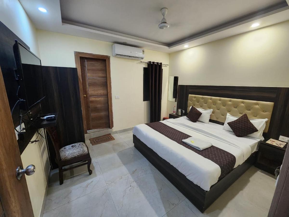 Hotel Ivy Plaza Luxury New Delhi Eksteriør billede