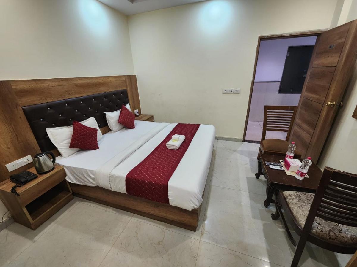 Hotel Ivy Plaza Luxury New Delhi Eksteriør billede