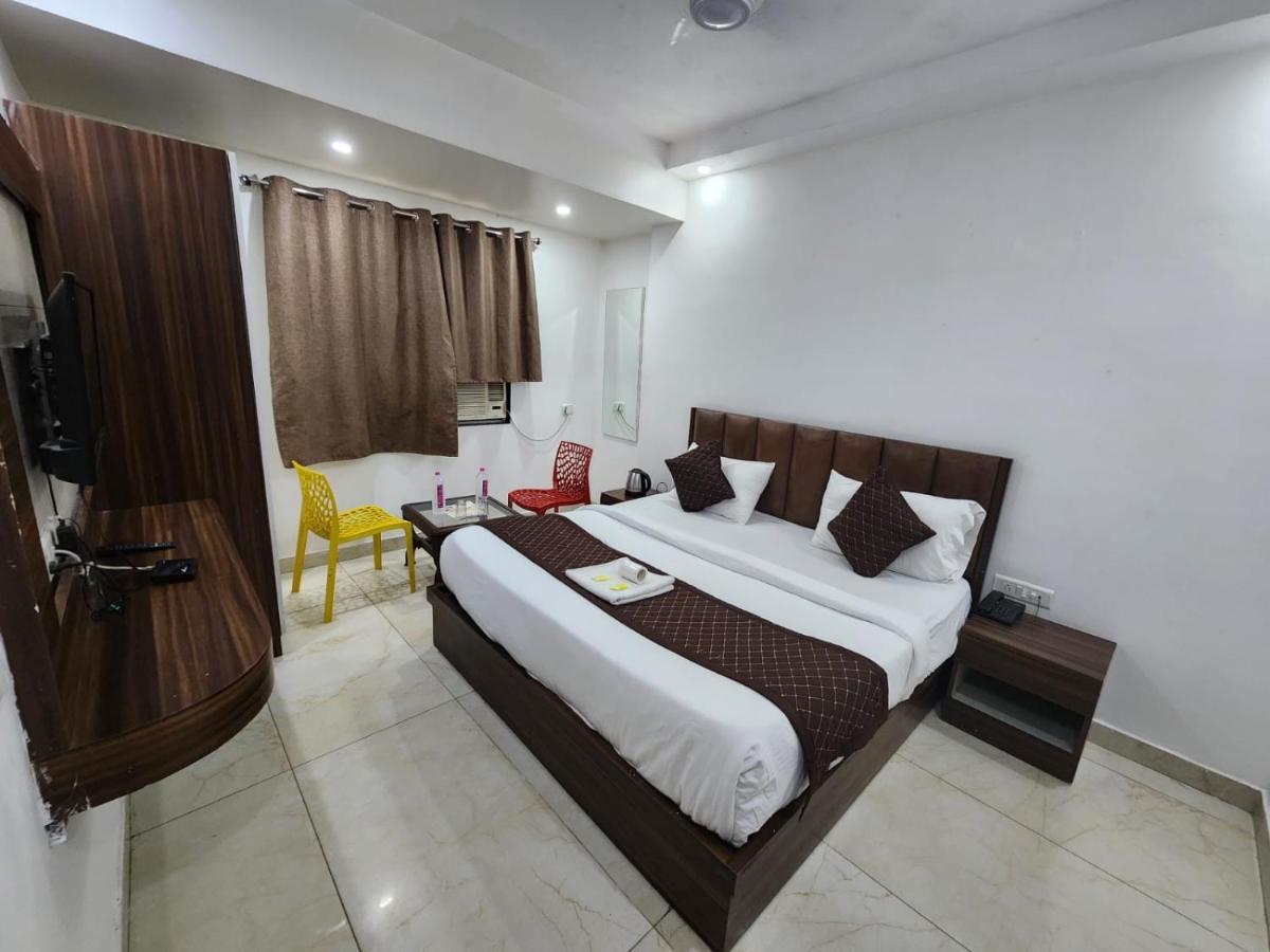Hotel Ivy Plaza Luxury New Delhi Eksteriør billede