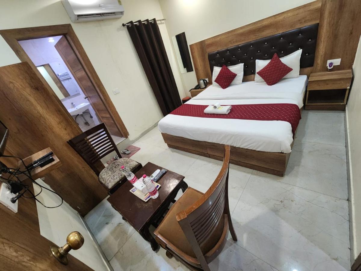 Hotel Ivy Plaza Luxury New Delhi Eksteriør billede