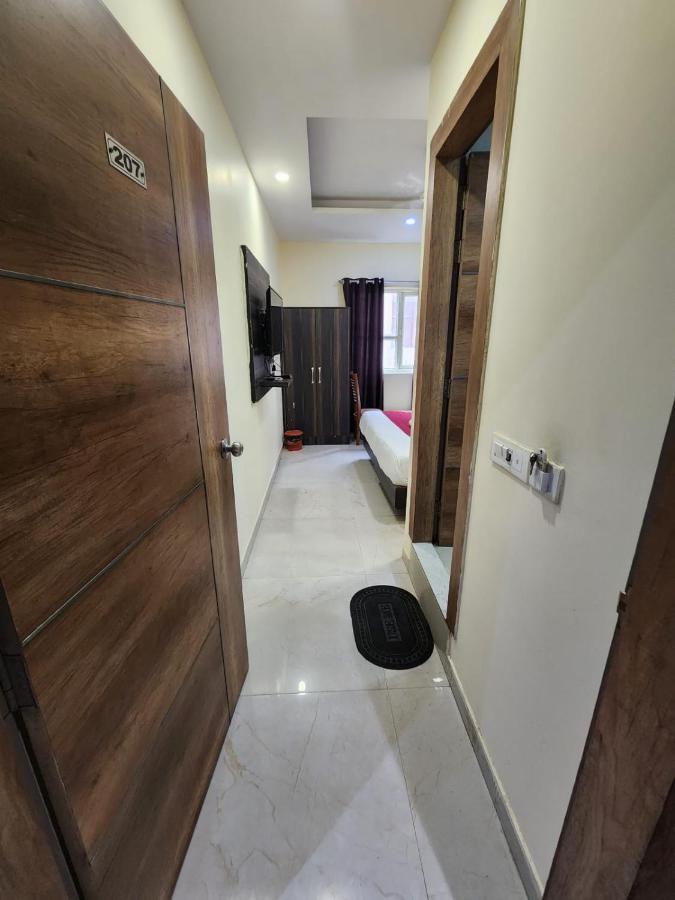 Hotel Ivy Plaza Luxury New Delhi Eksteriør billede