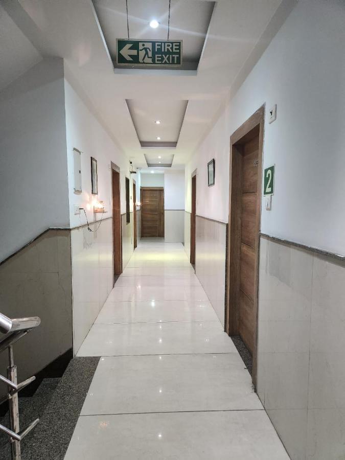 Hotel Ivy Plaza Luxury New Delhi Eksteriør billede
