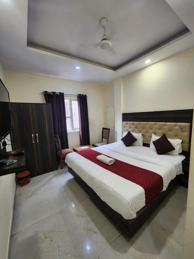 Hotel Ivy Plaza Luxury New Delhi Eksteriør billede