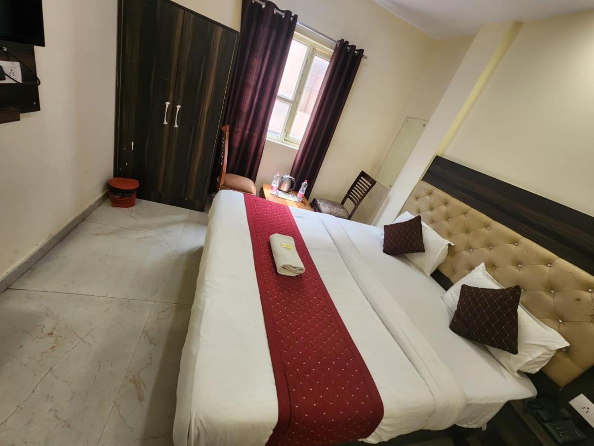 Hotel Ivy Plaza Luxury New Delhi Eksteriør billede