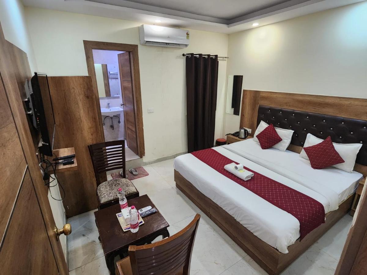 Hotel Ivy Plaza Luxury New Delhi Eksteriør billede